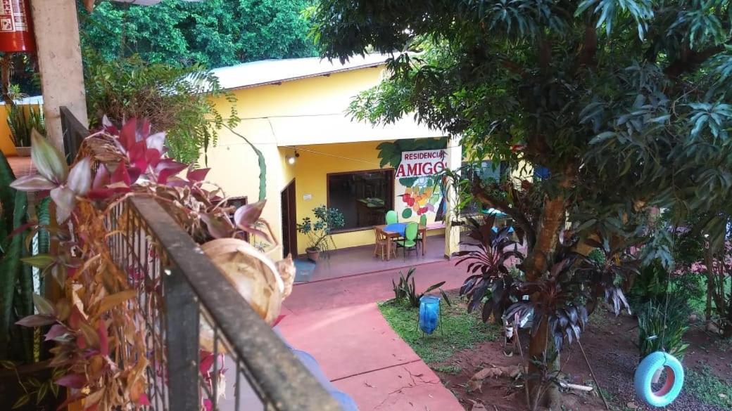 Hotel Y Residencial Amigos Пуэрто-Игуасу Экстерьер фото