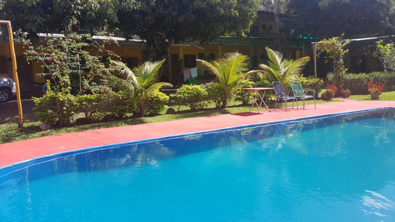 Hotel Y Residencial Amigos Пуэрто-Игуасу Экстерьер фото